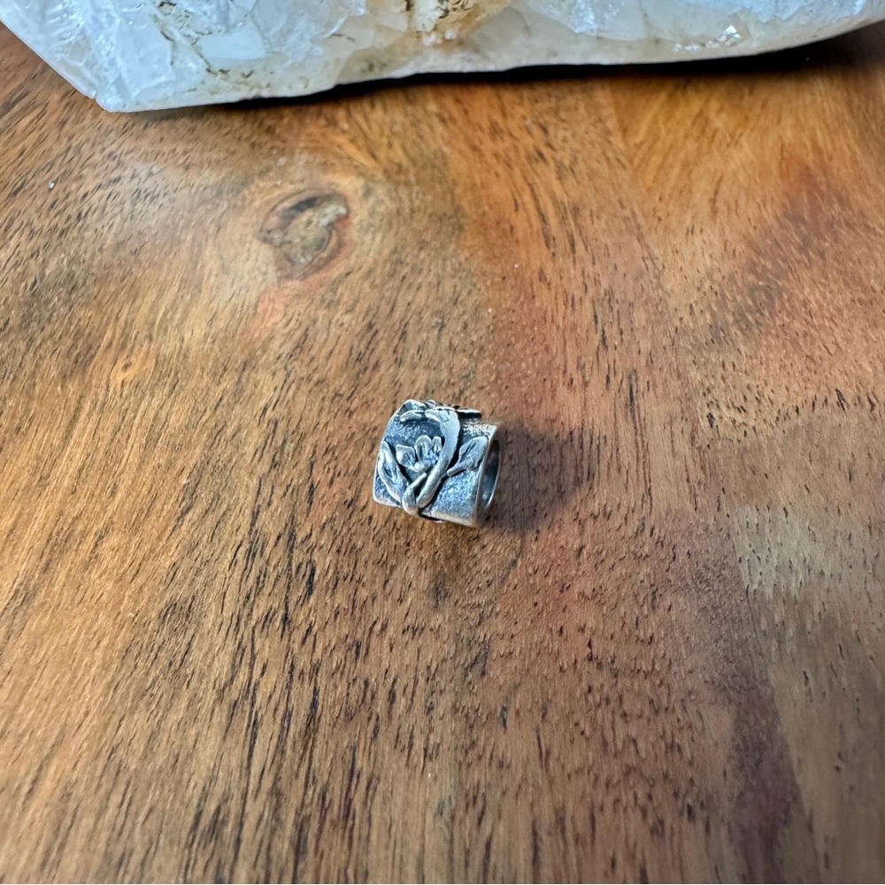 Pandora Authentic Retired Rare Poinsettia Flower Silver Charm Bead - Picture 2 of 6